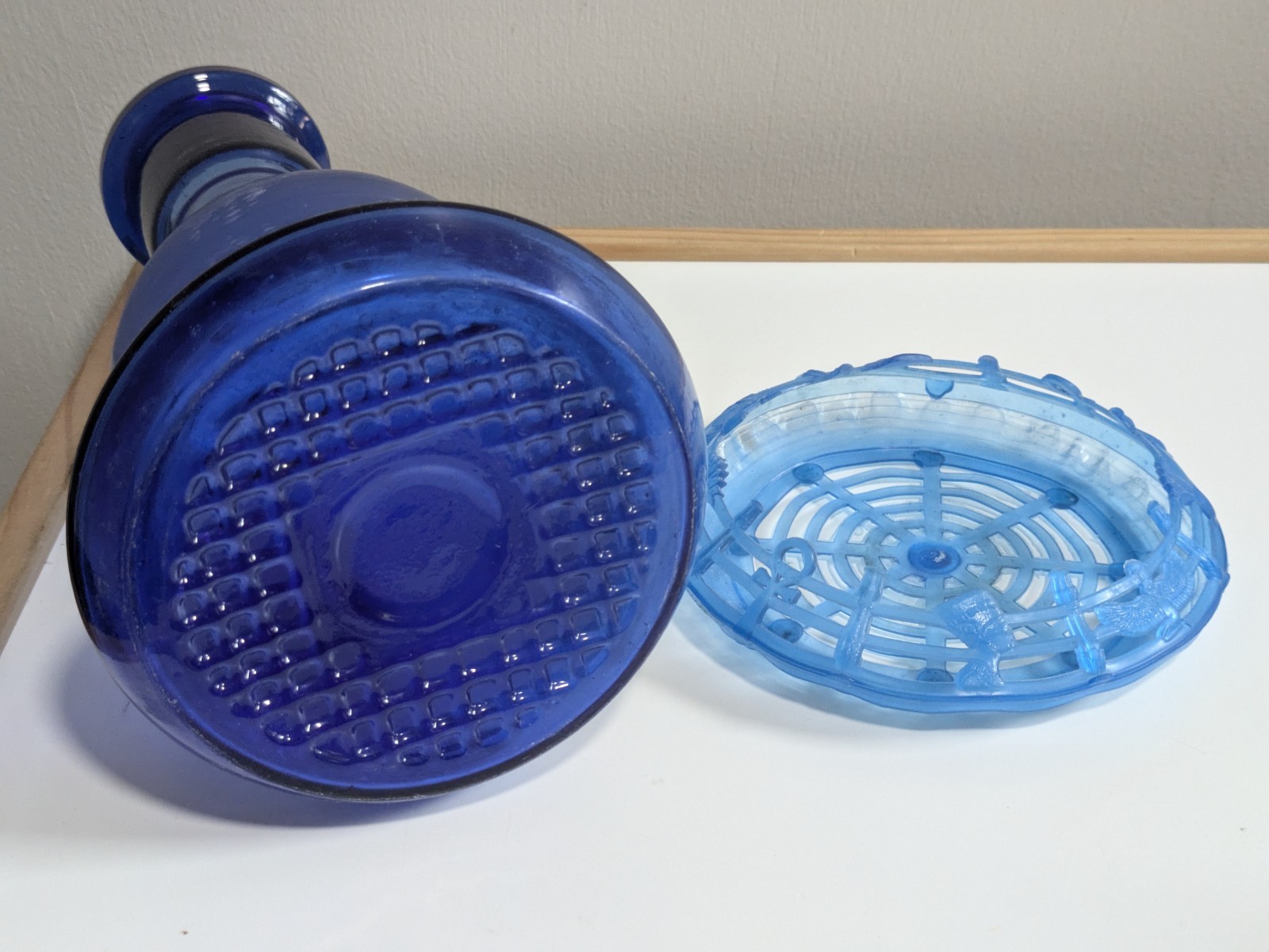 12&Prime; Cobalt Blue Glass Hookah Base & Egyptian Art Silicone Grip, Vintage Bohemian