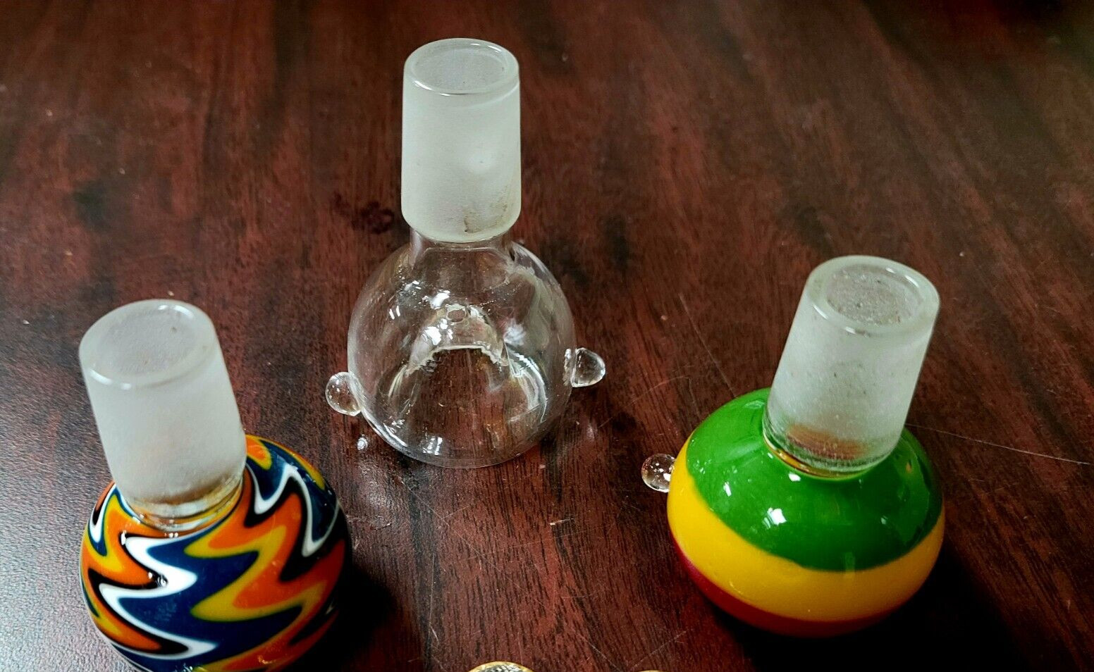 3 Pcs. – 18mm Male Colorful (2) + 18mm Clear Glass Bowl(1)+ 5 round screens Free