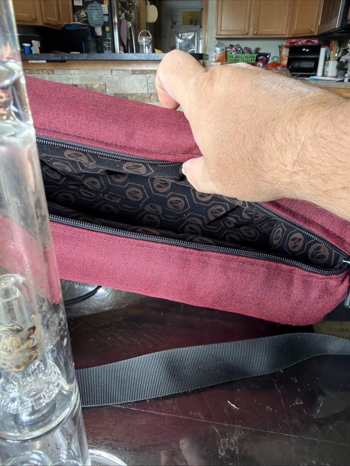 16 Inch Water Pipe Peppe Le Pew CBD Glass With Vatra Case