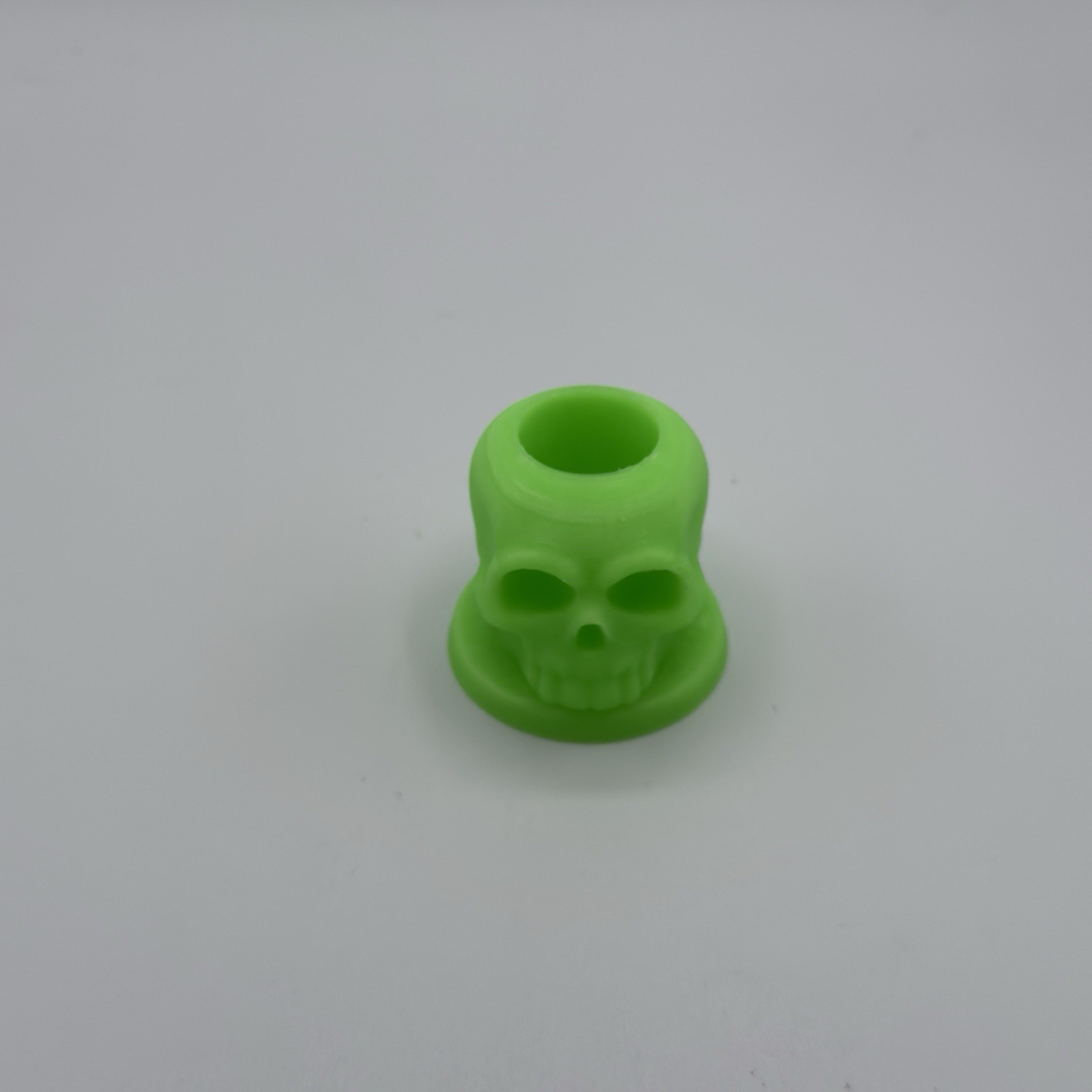 18MM Slide Bong Bowl Stand Display Holder Skull Head Glow In The Dark Green