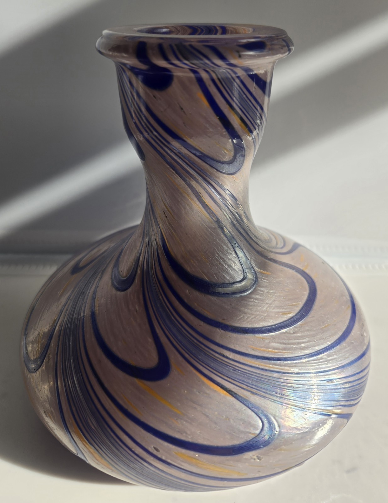 VINTAGE SAHARA SMOKE CO. BEAUTIFUL COLOR IRIDESCENT GLASS SWIRL HOOKAH BASE