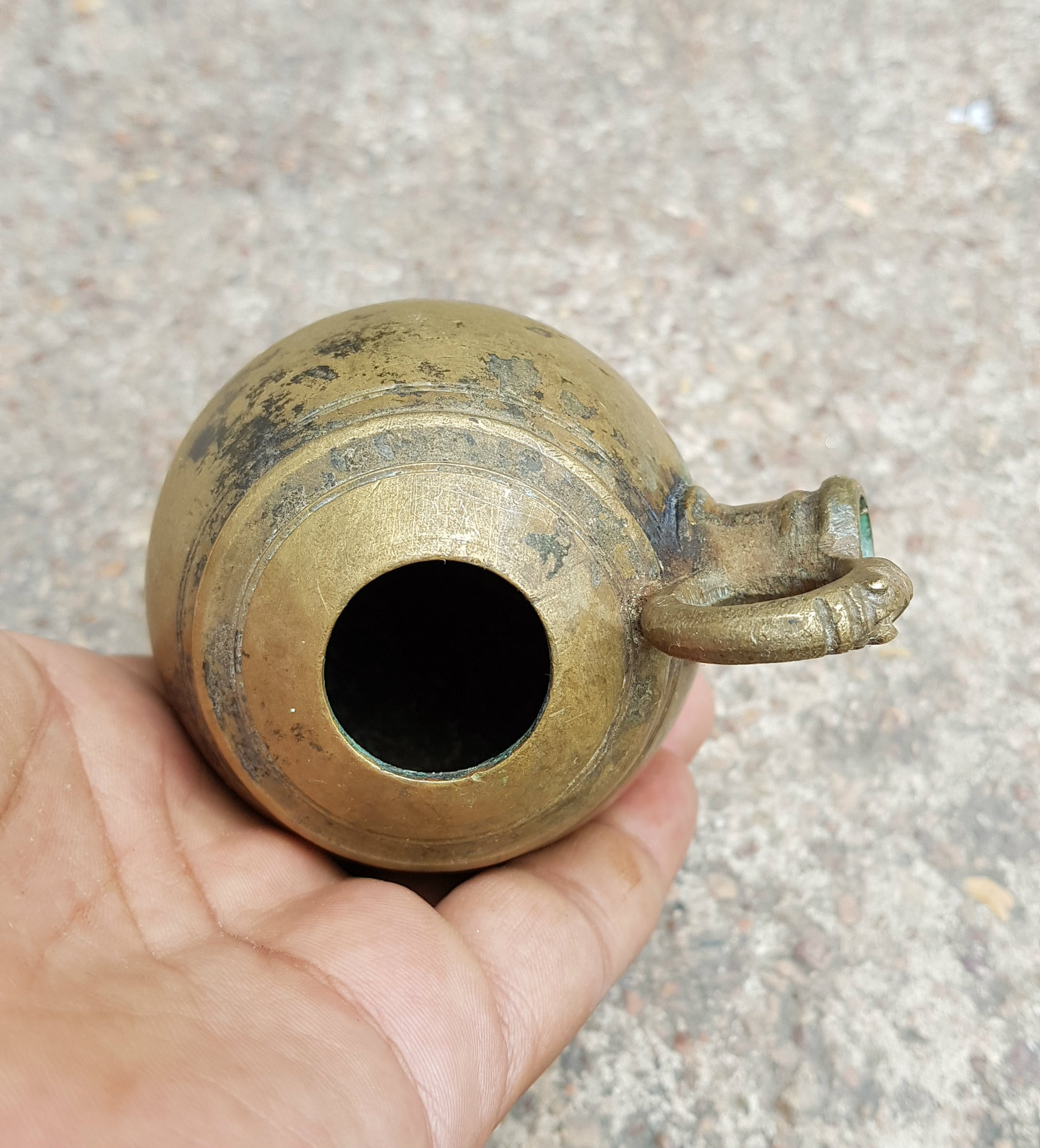 Vintage Scarce Brass Hand Carved Indo Persian Lion Engraved Hookah Pot