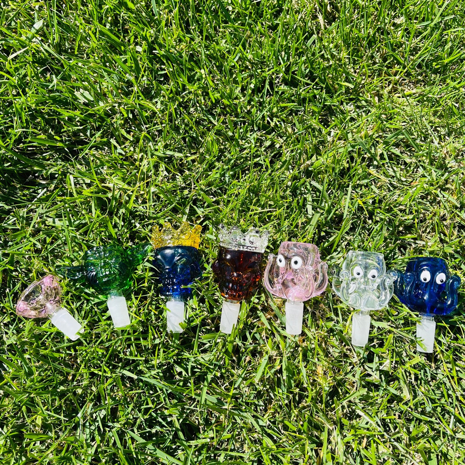 Premium 14mm Glass Blue Skull King in Crown Bowl Head for Water Bong Repalcment