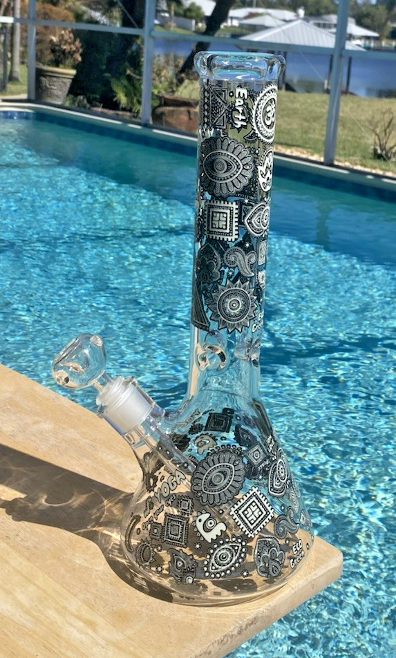 14&Prime;Glow in the Dark 7mm Glass Water Pipe Bong Beaker Ice Catcher 5.75&Prime; Base 14mm