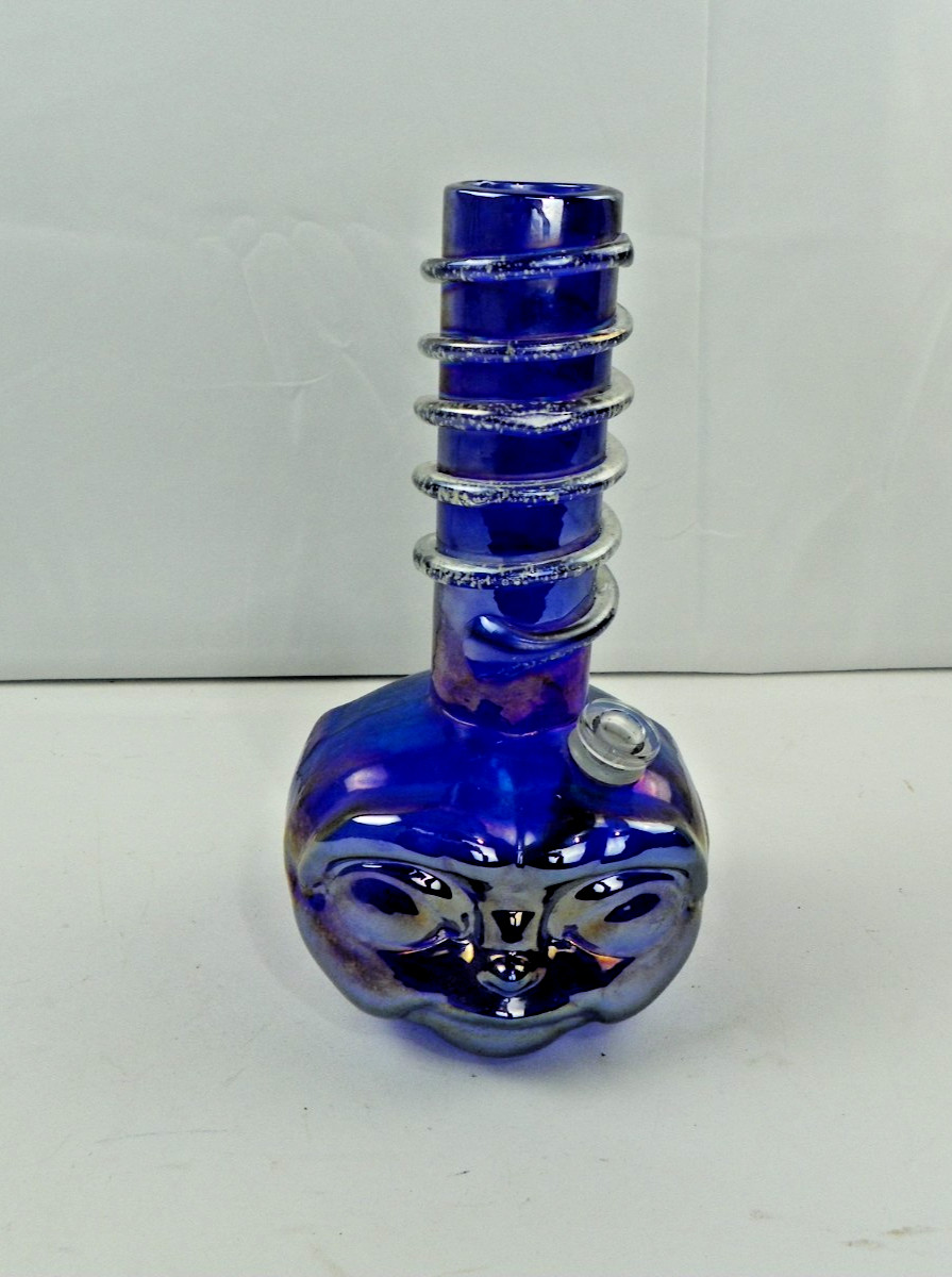 10&Prime; Soft Glass Bong, Glow in the Dark + Blue Iridescent Alien