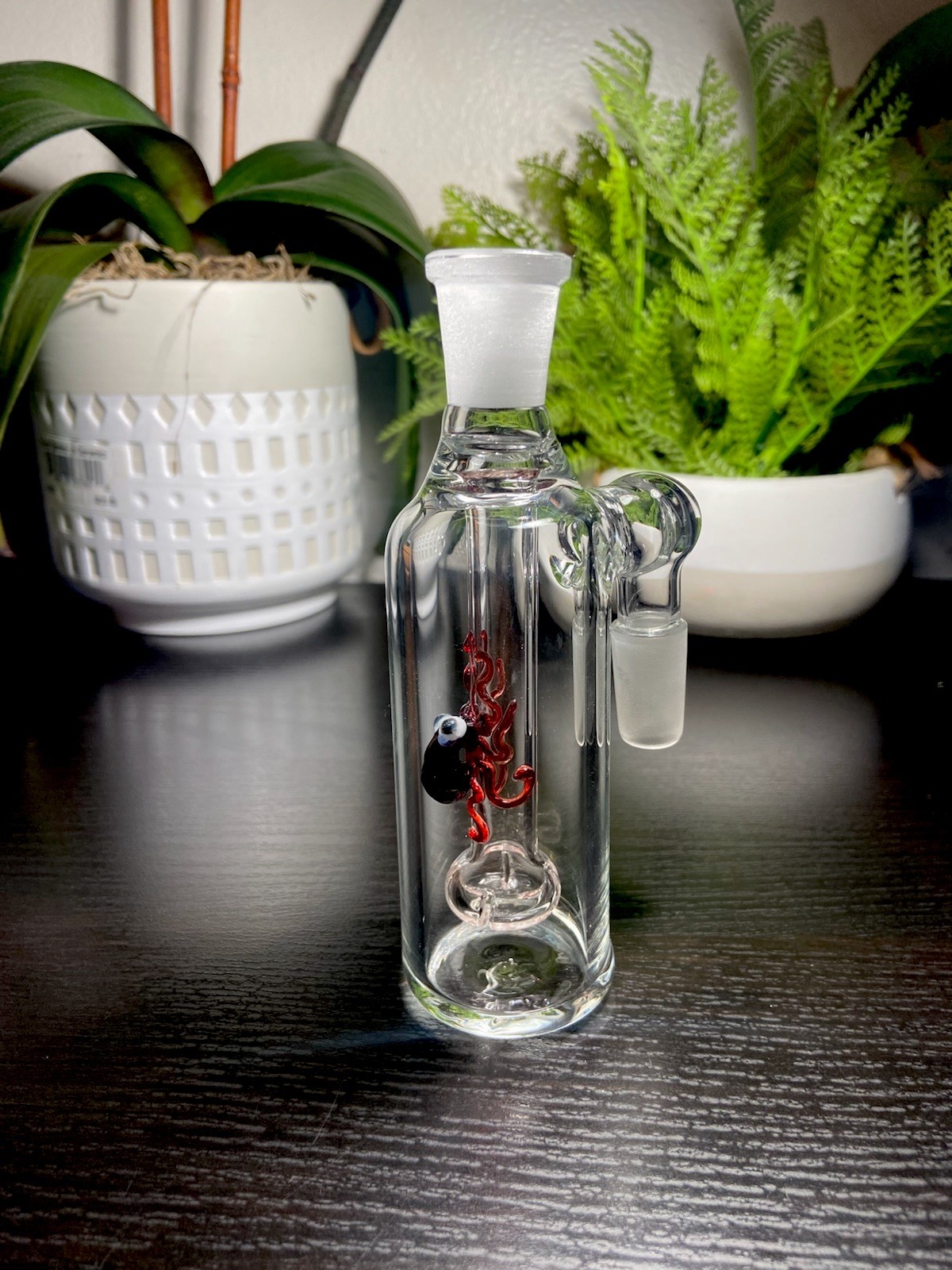 14mm Glass Ash Catcher 90 degree (red Octopus).