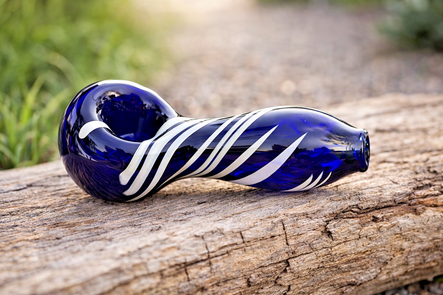 4&Prime; Premium Handcrafted Glass Spoon Pipe Set with 4-Piece Aluminum Grinder