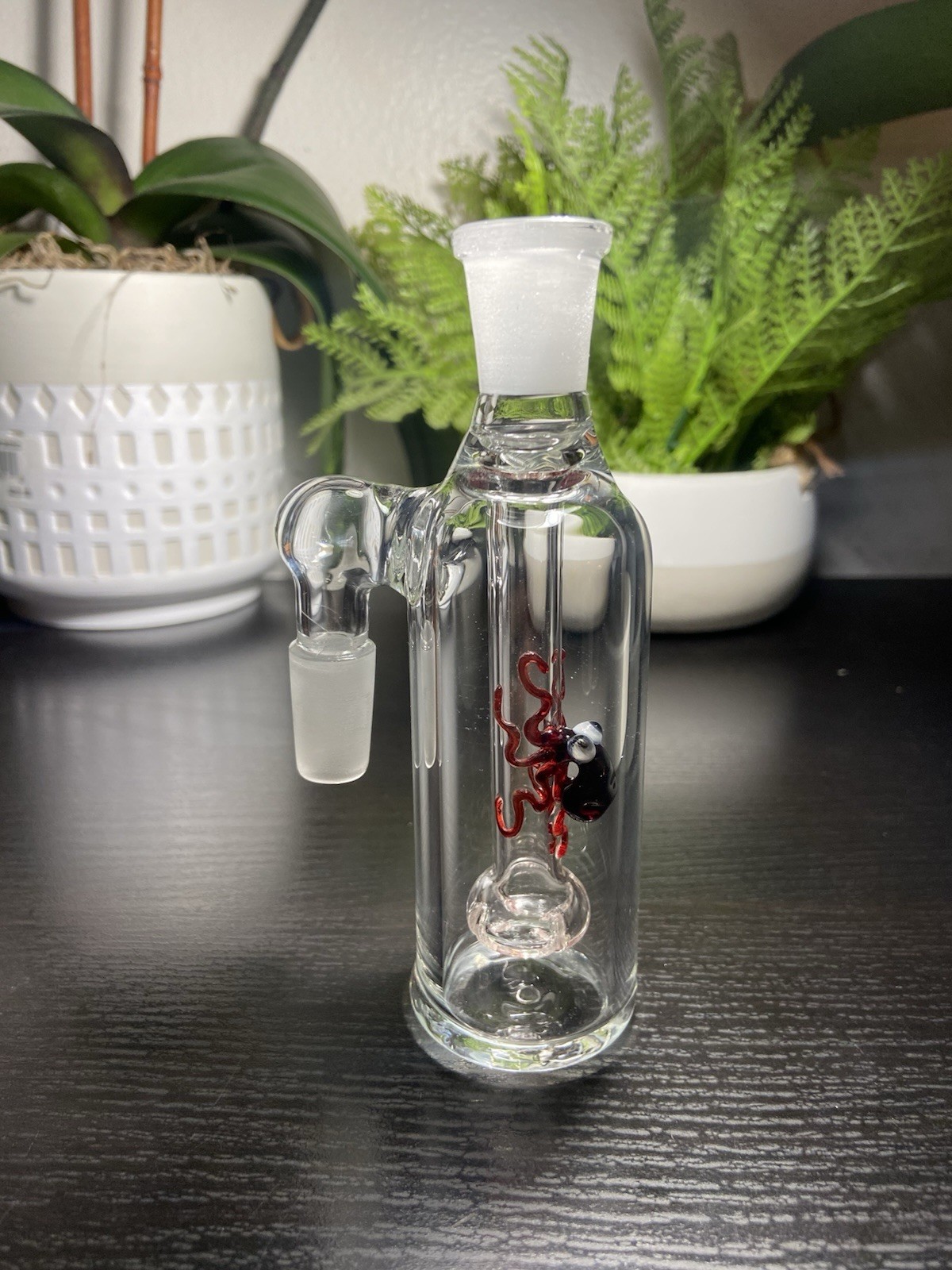 14mm Glass Ash Catcher 90 degree (red Octopus).