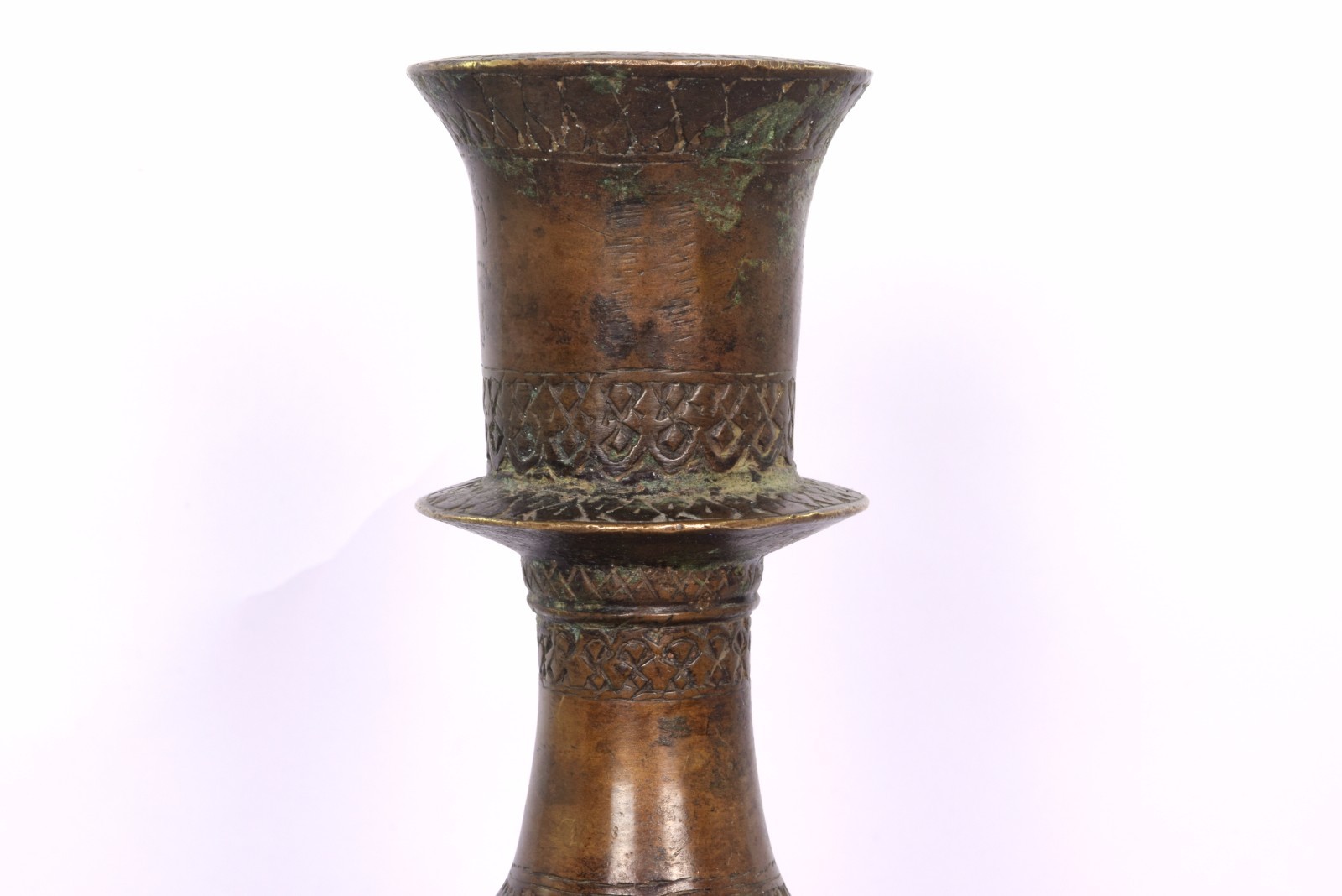 ANTIQUE INDO ISLAMIC MUGHAL FLORAL MOTIF CARVING POT BRASS HOOKAH BASE. G9-88