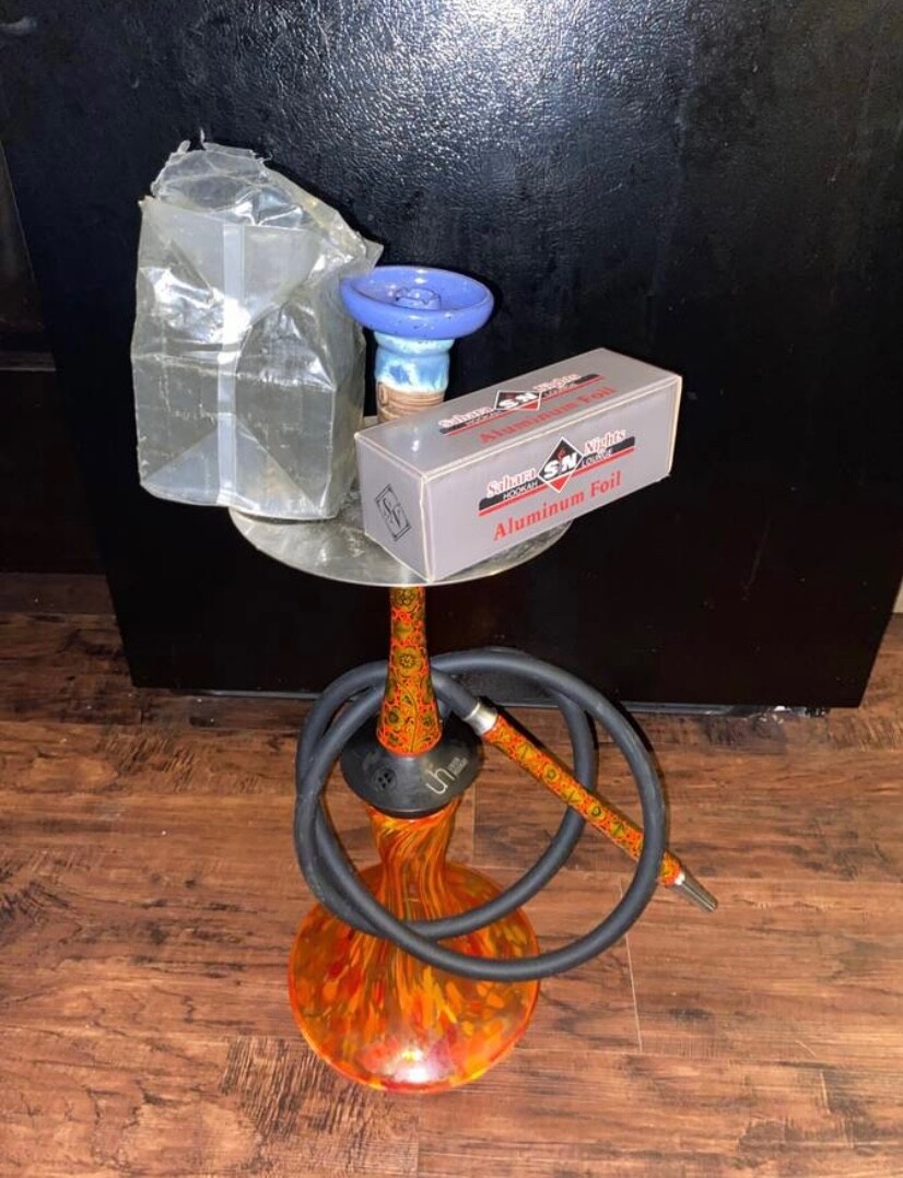 Hookah set, 1 hose, has coal & aluminum foil to go with it.