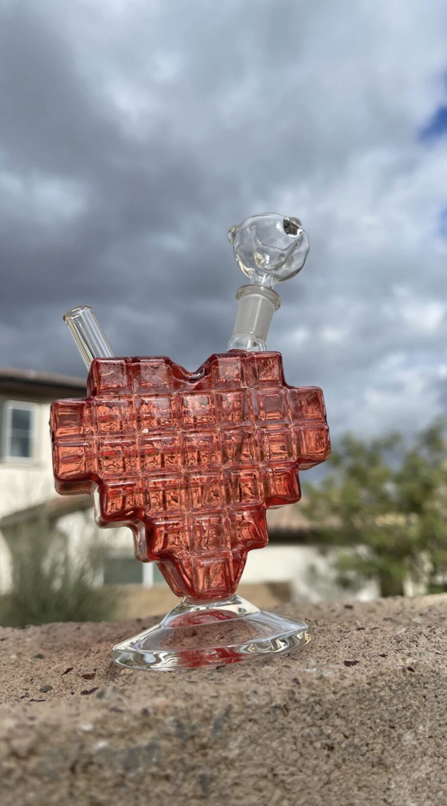 Mini Pixelated Heart Bubbler Bong Pipe