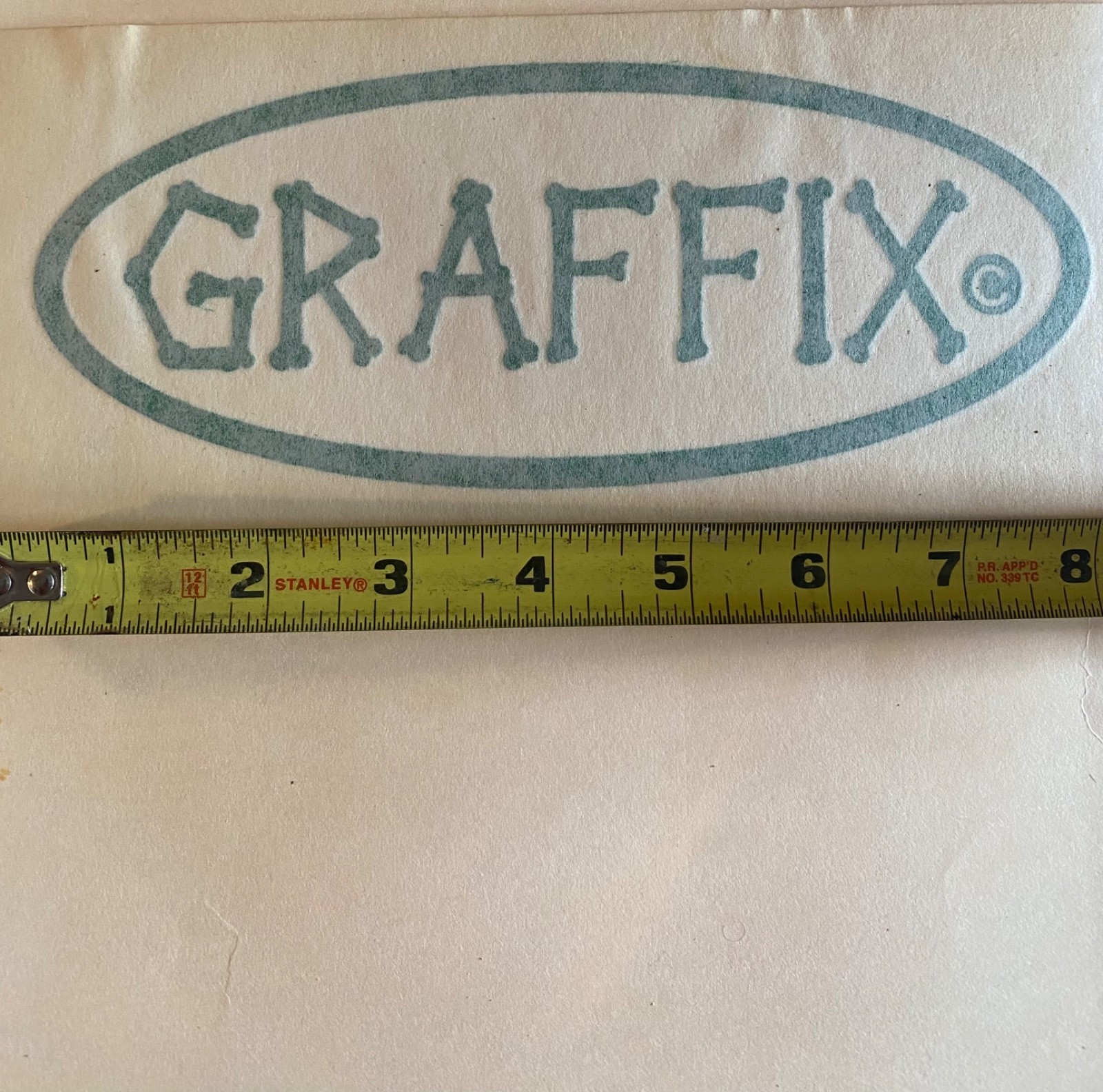 GRAFFIX Oval decal 8&Prime; Green