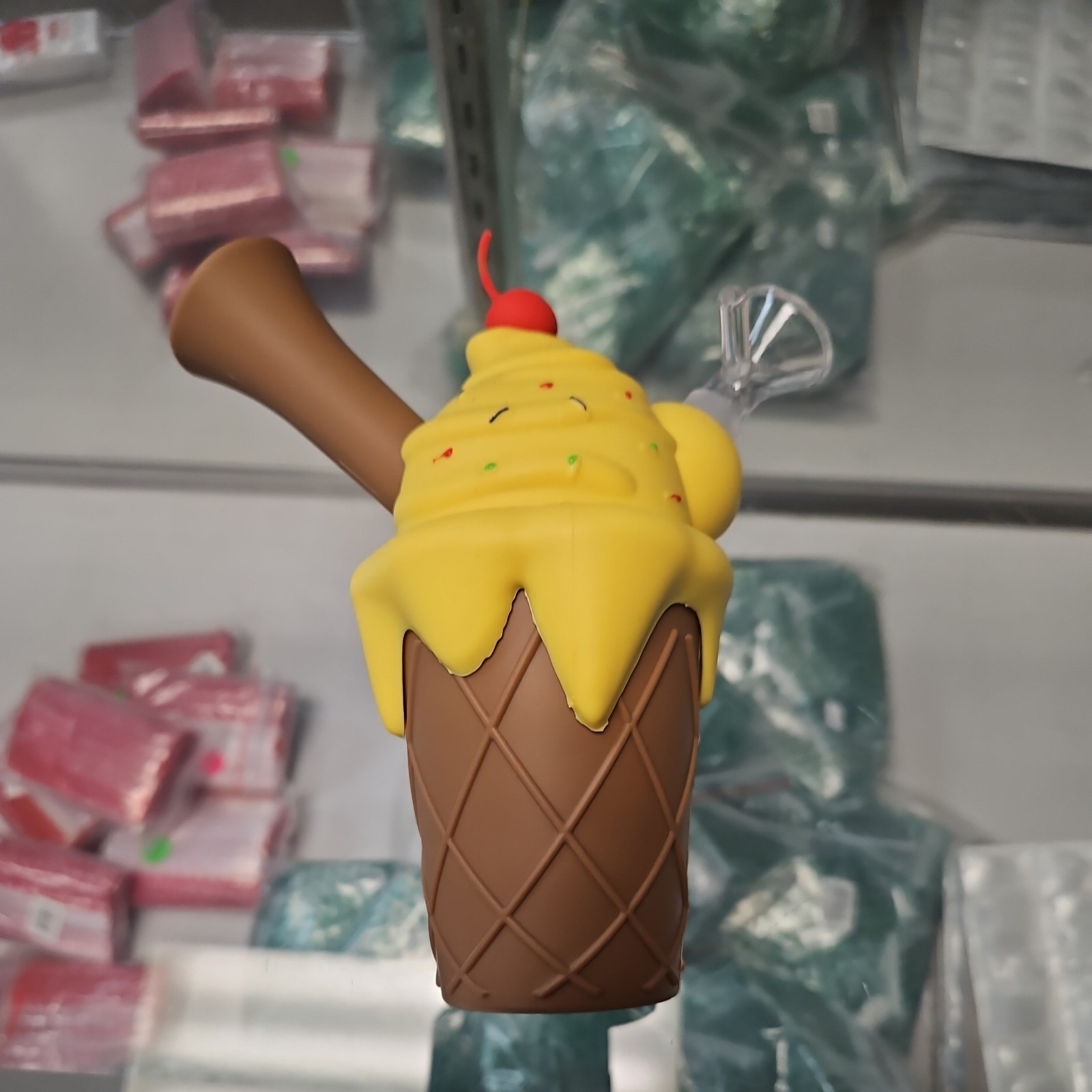 6.6&Prime; Silicone Ice Cream Cone Shaped Water Pipe Vanilla