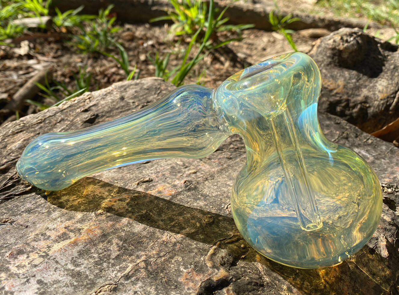 Thick Glass Bubbler pipe Hammer Style color changing, Silver Fumed pipe