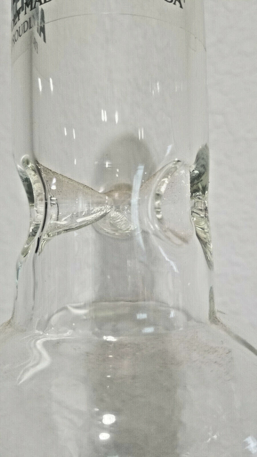 AMERICANPIPES(TM) 22&Prime; GLASS WATER PIPE WITH A DIFFUSER AND A GLASS ON GLASS BOWL