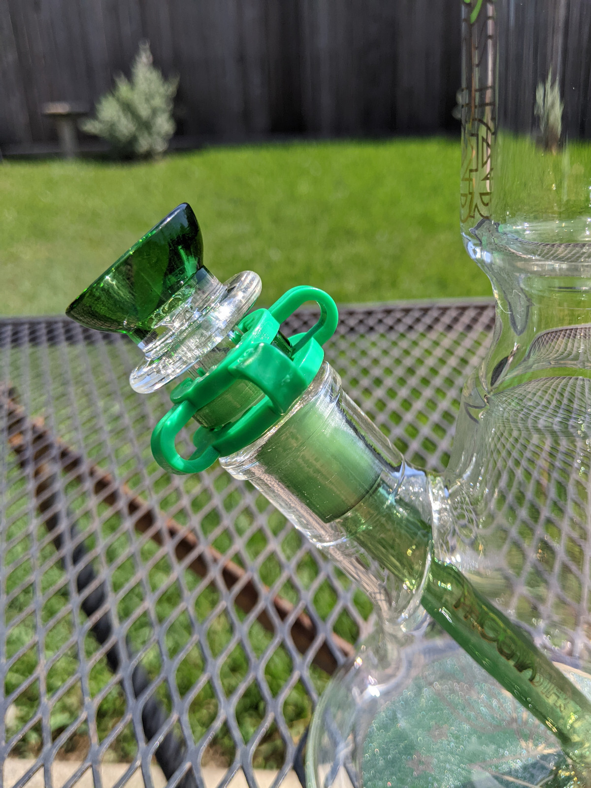 Glass Beaker Water Pipe – Phoenix – 10&Prime; inch – 14.4mm – Green v2