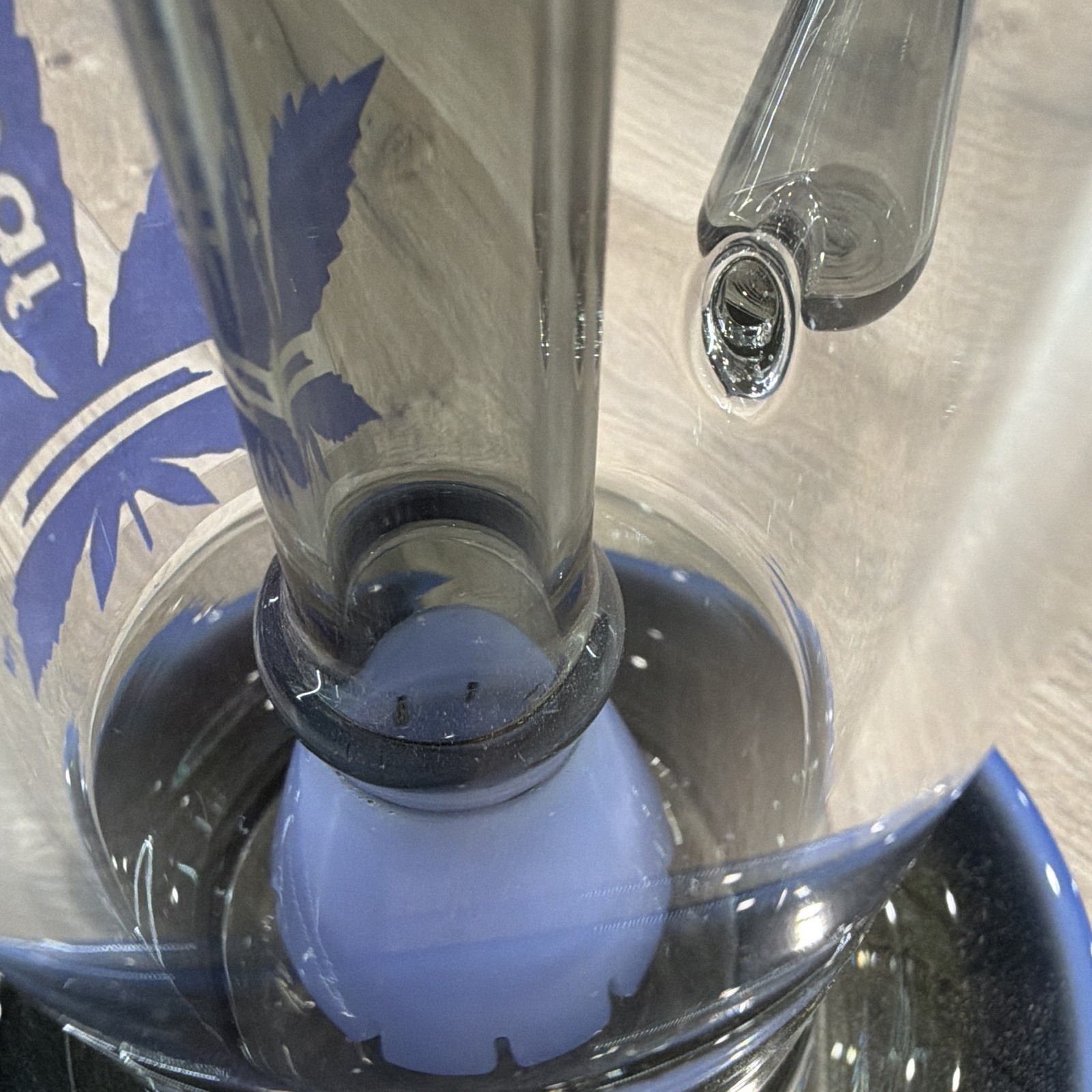 aLeaf The Straight Hitter 12&Prime; 5mm Glass Water Pipe Blue/Black