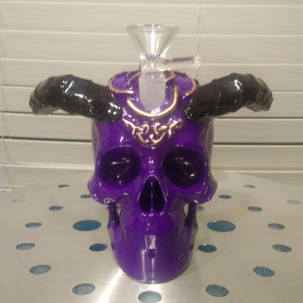 Celtic pattern Dragon Horned Skull Bong