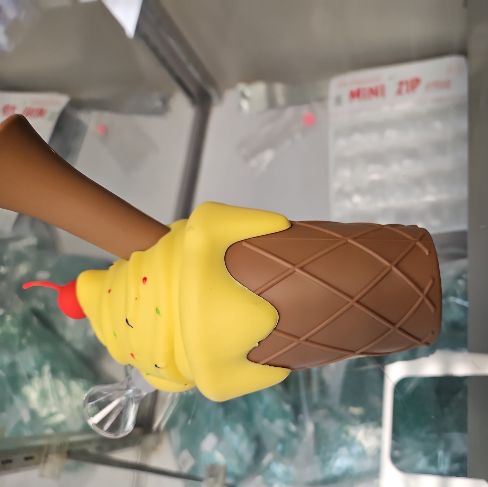 6.6&Prime; Silicone Ice Cream Cone Shaped Water Pipe Vanilla