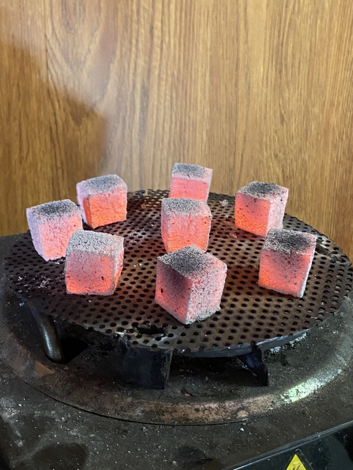 Hookah Shisha Coconut Charcoal – Low Ash, Long Lasting High Heat