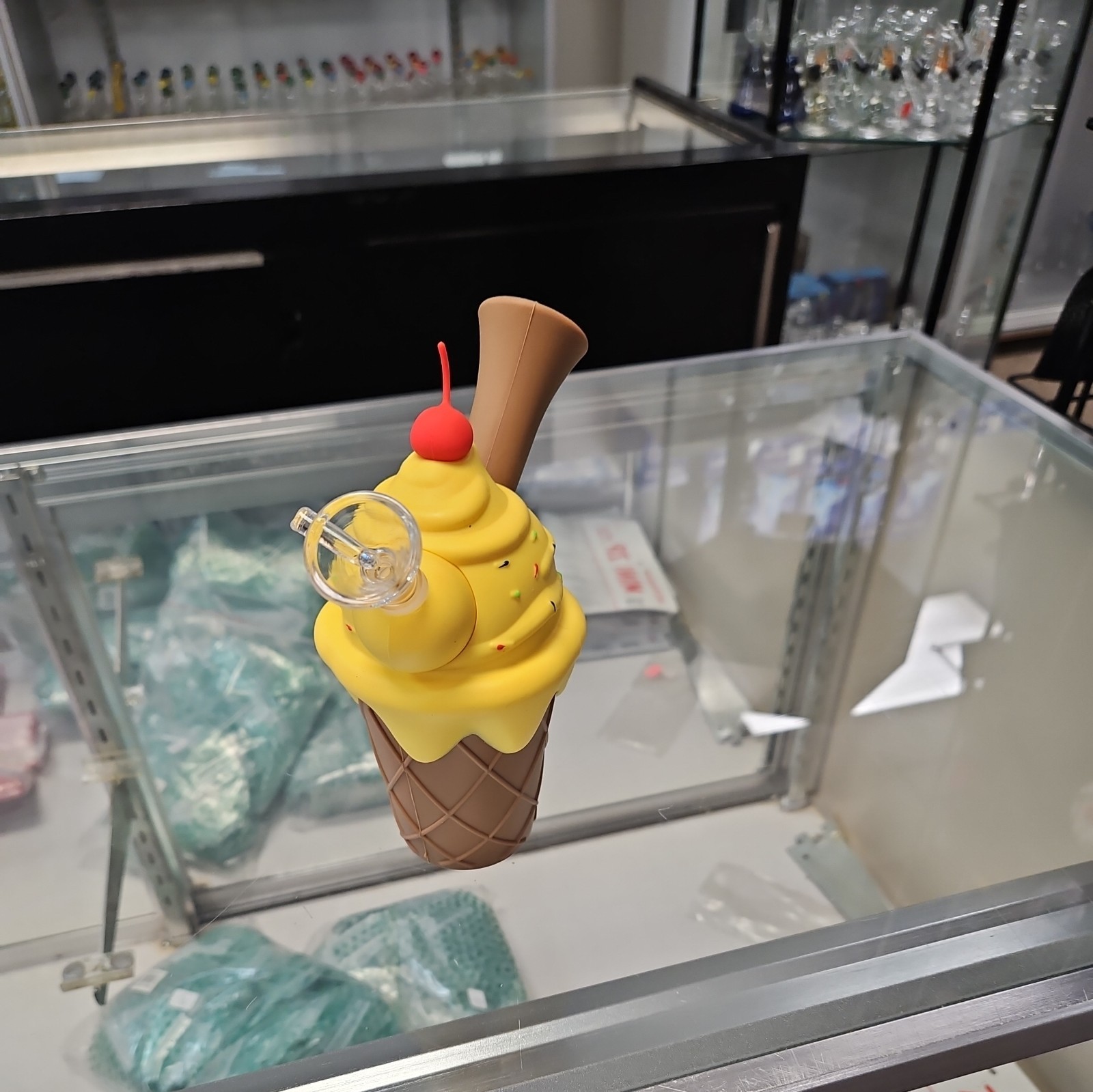 6.6&Prime; Silicone Ice Cream Cone Shaped Water Pipe Vanilla