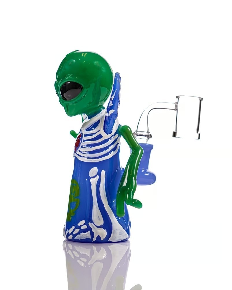Alien Glass Water Pipe. Toxic Brand Aliend Design With B@ng3r