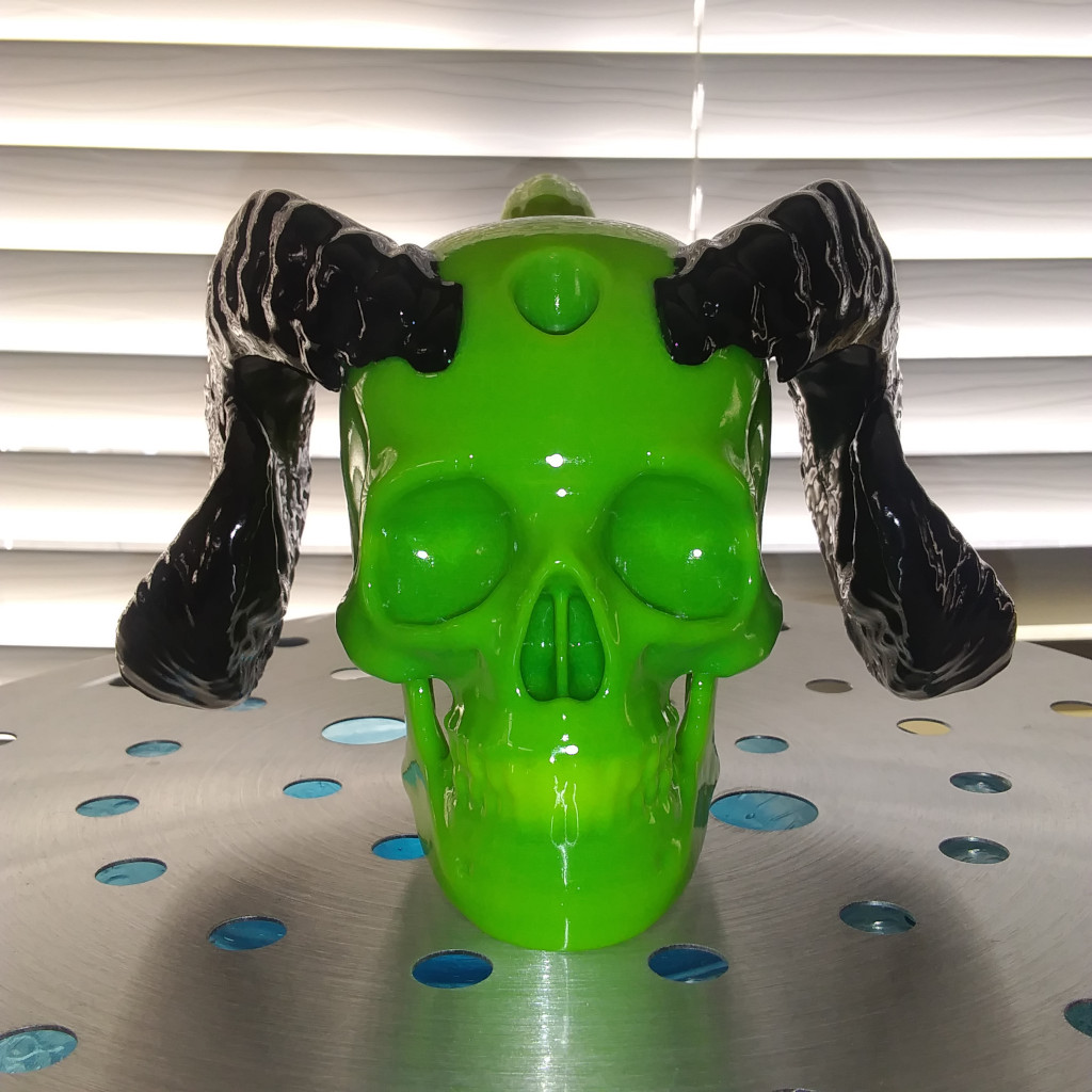 Skull Bong Bubbler Water Pipe with Rams Horns