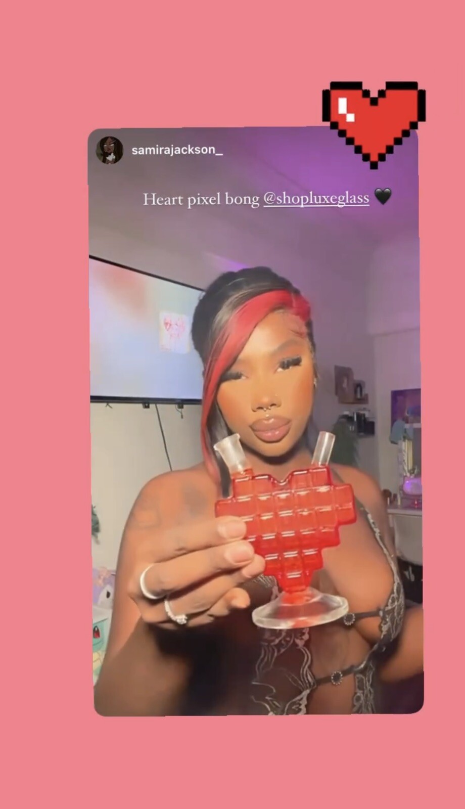 Mini Pixelated Heart Bubbler Bong Pipe