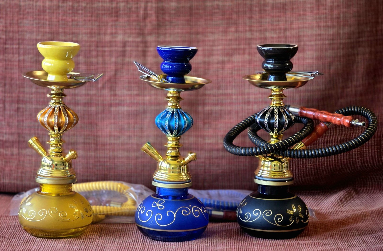1 Mini Hookahs Water Pipes with Hoses, Chose Yellow Blue Black.