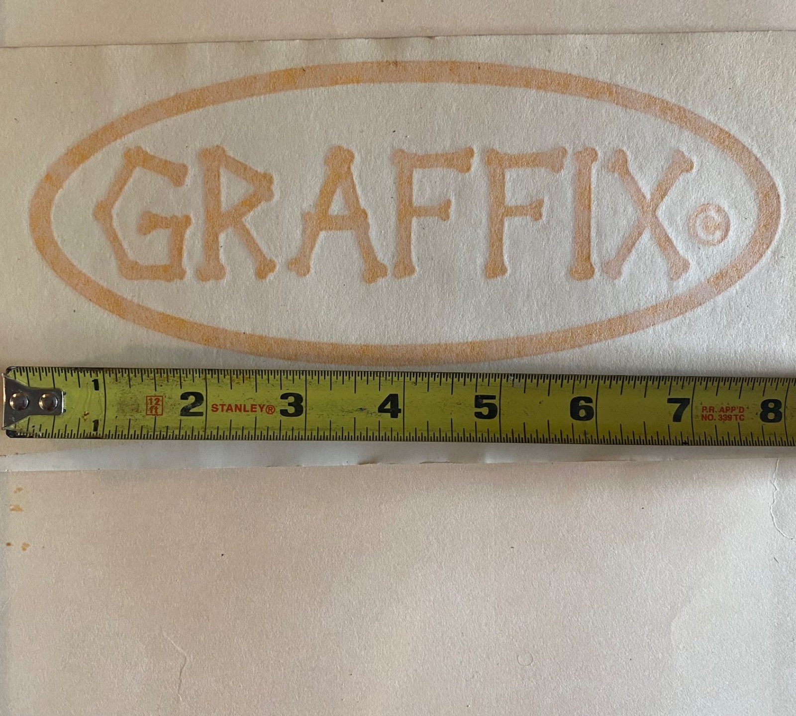 GRAFFIX Oval decal 8&Prime; Yellow