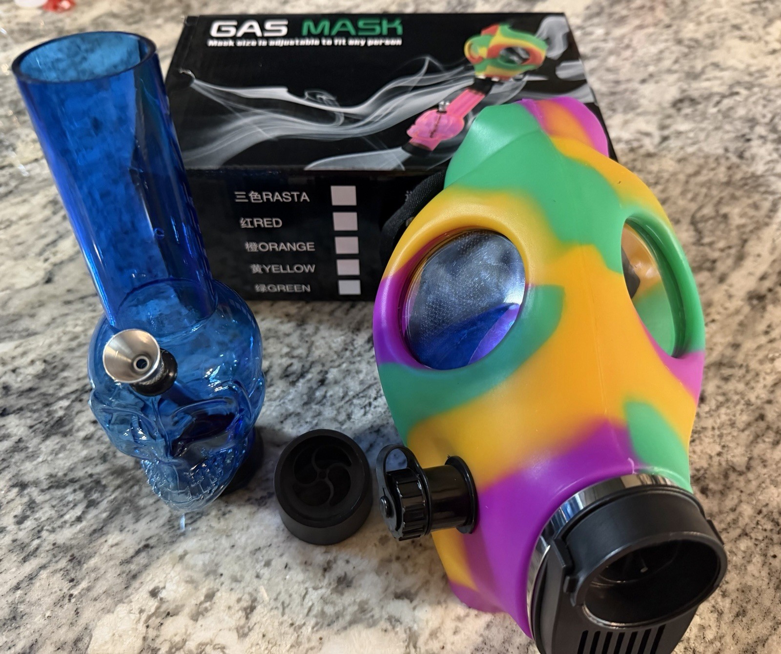 Gas Mask Hookah Bong Silicone Mask Acrylic Skull Bong. Colors Vary. N.I.B.🔥🔥🔥