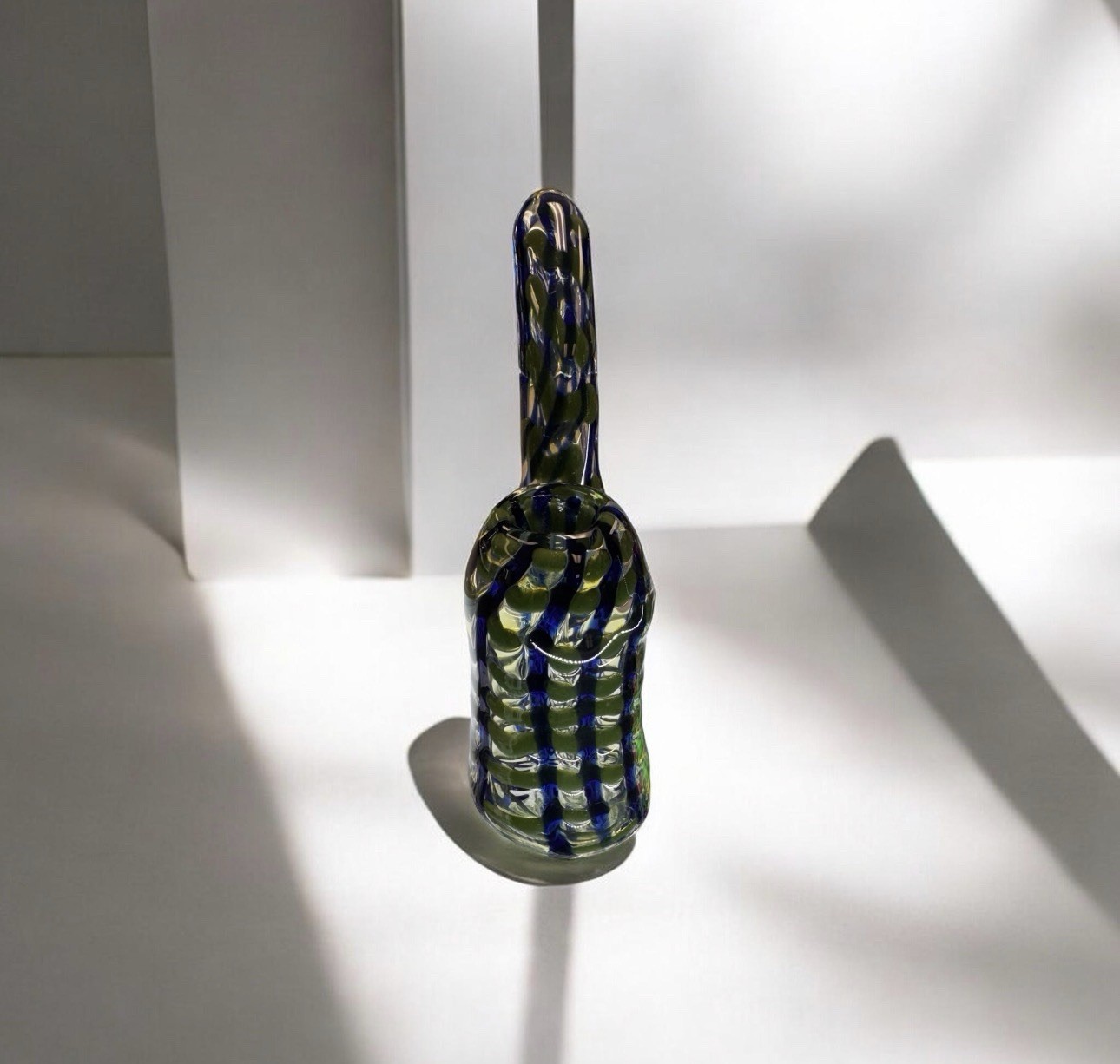🔥7” Glass Hand Pipe Bubbler-Green w/ Blue Accents | Artistic Pattern Design🔥