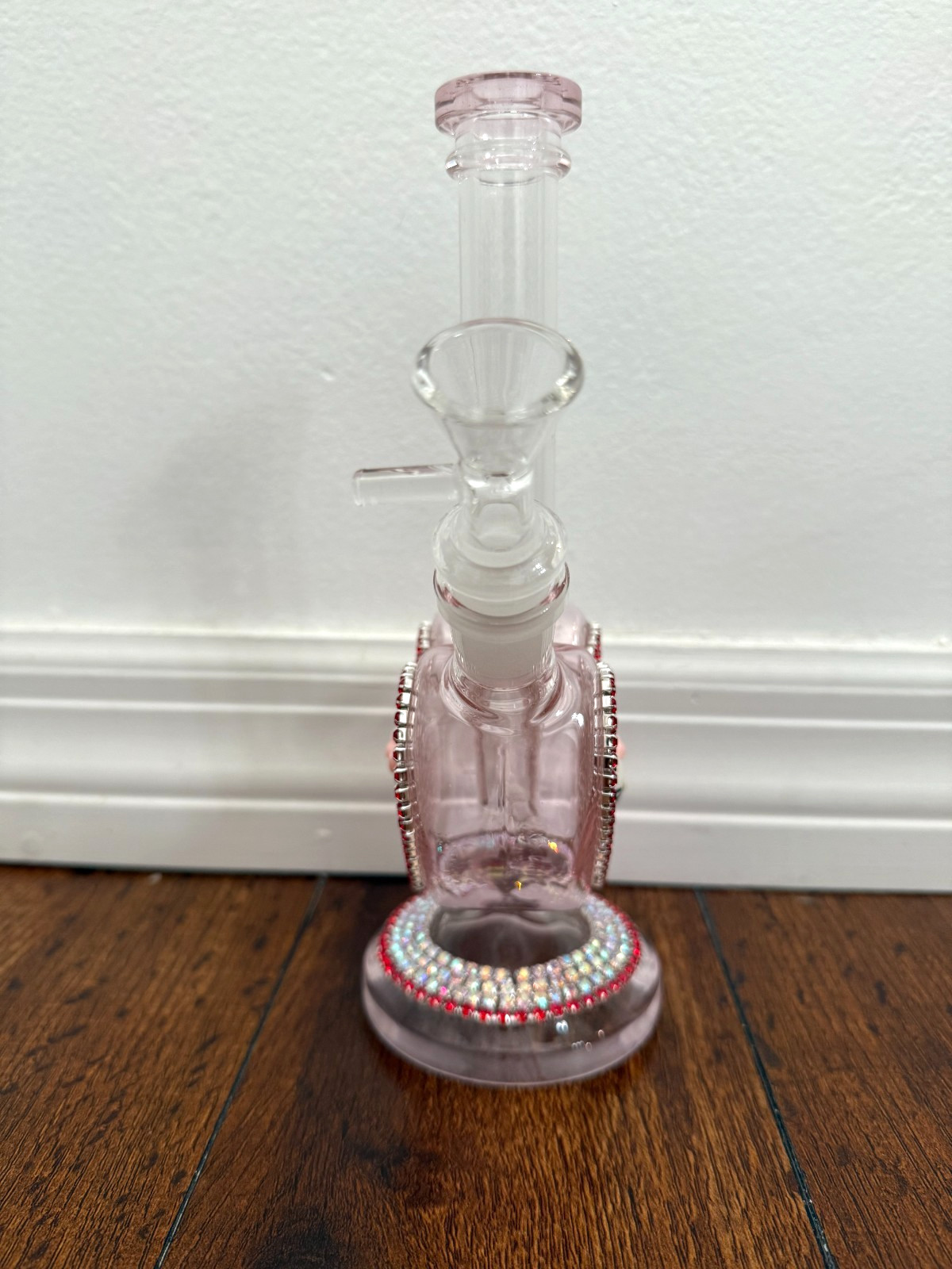 8.75&Prime; Sanrio Hello Kitty Water Pipe Pink Bejeweled Heart 14mm