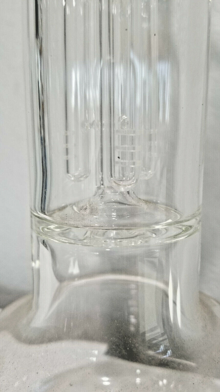 AMERICANPIPES(TM) 22&Prime; GLASS WATER PIPE WITH A DIFFUSER AND A GLASS ON GLASS BOWL