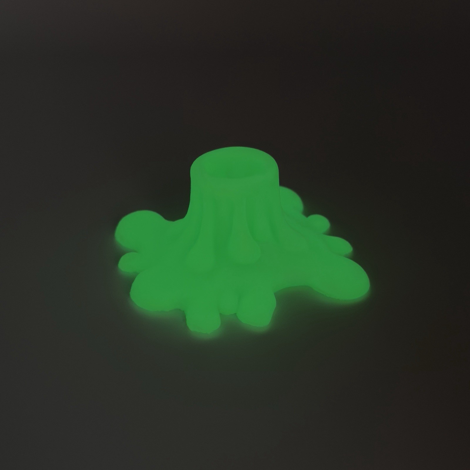 14mm Bowl Stand Slide Display Holder – « The Drip” – Glow In The Dark