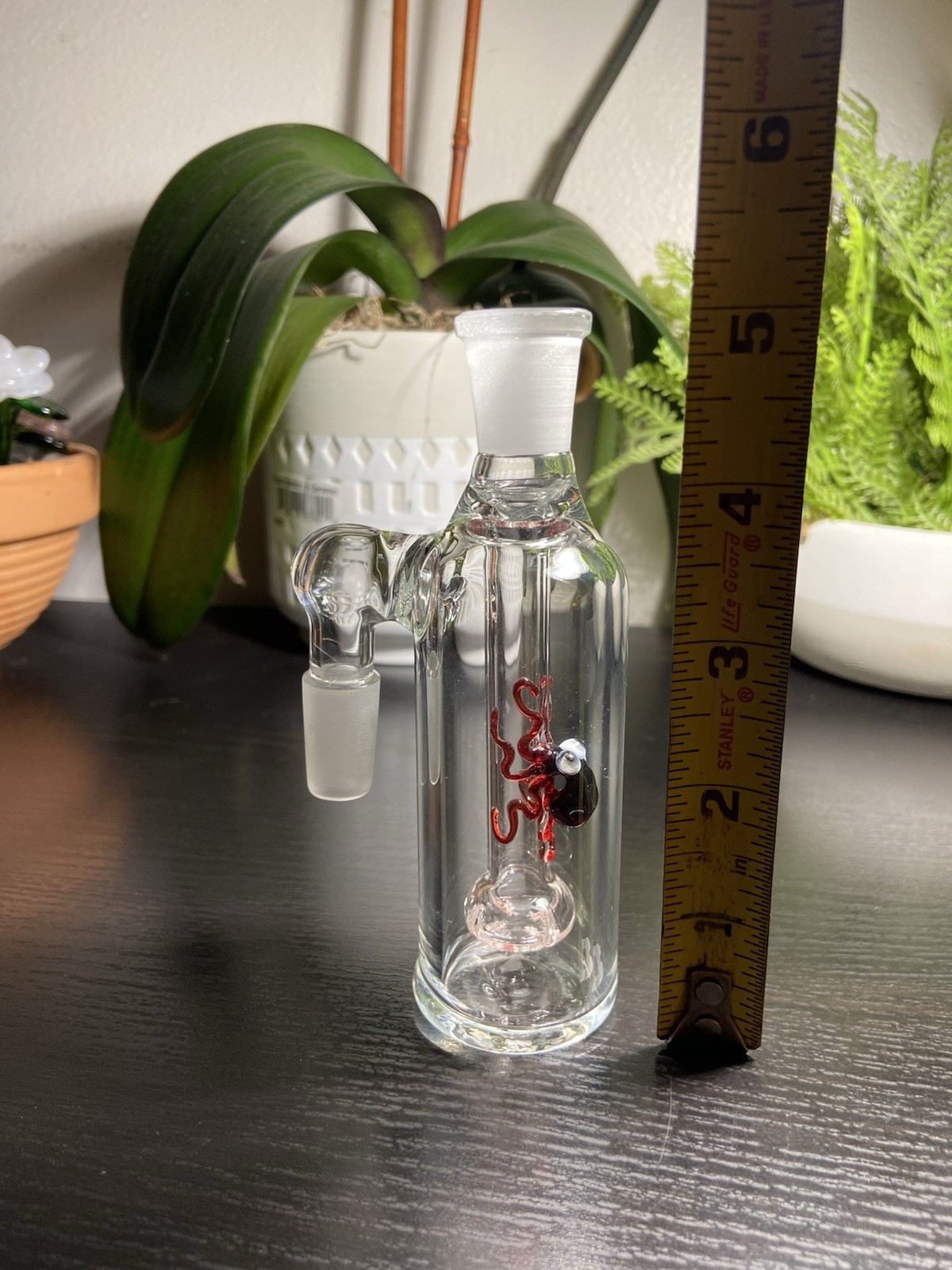 14mm Glass Ash Catcher 90 degree (red Octopus).