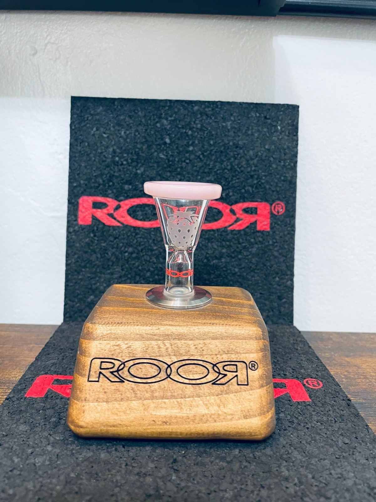 ROOR Strains Custom Bowl 14.5mm Sandblasted Strawberry & Pink Color Rim