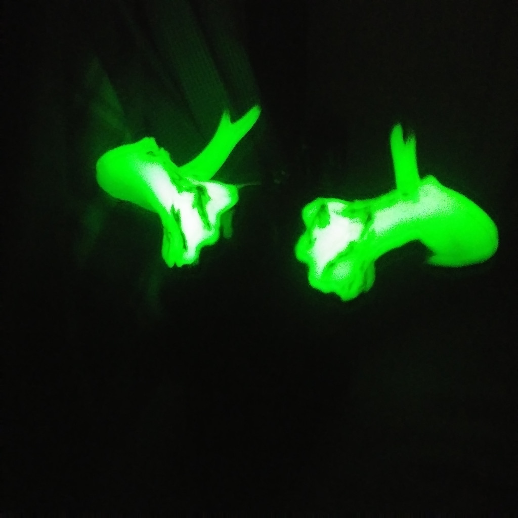 Skull Bong Bubbler Glow in Dark Antlers Deer King