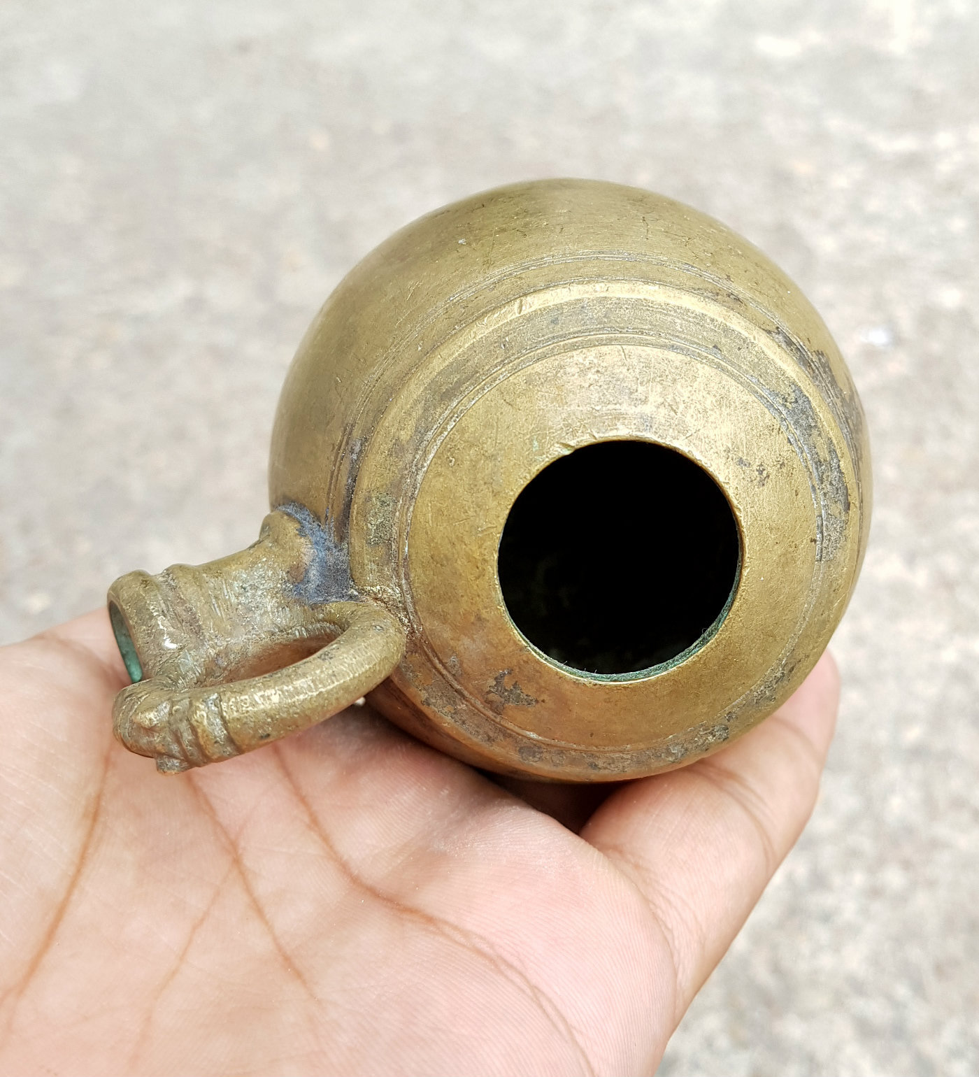Vintage Scarce Brass Hand Carved Indo Persian Lion Engraved Hookah Pot