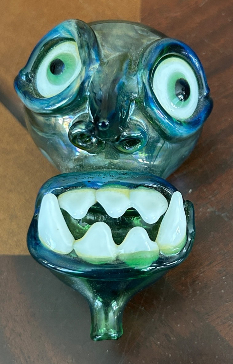 ugly face tobacco pipe 4 1/4&Prime;. silver fumed