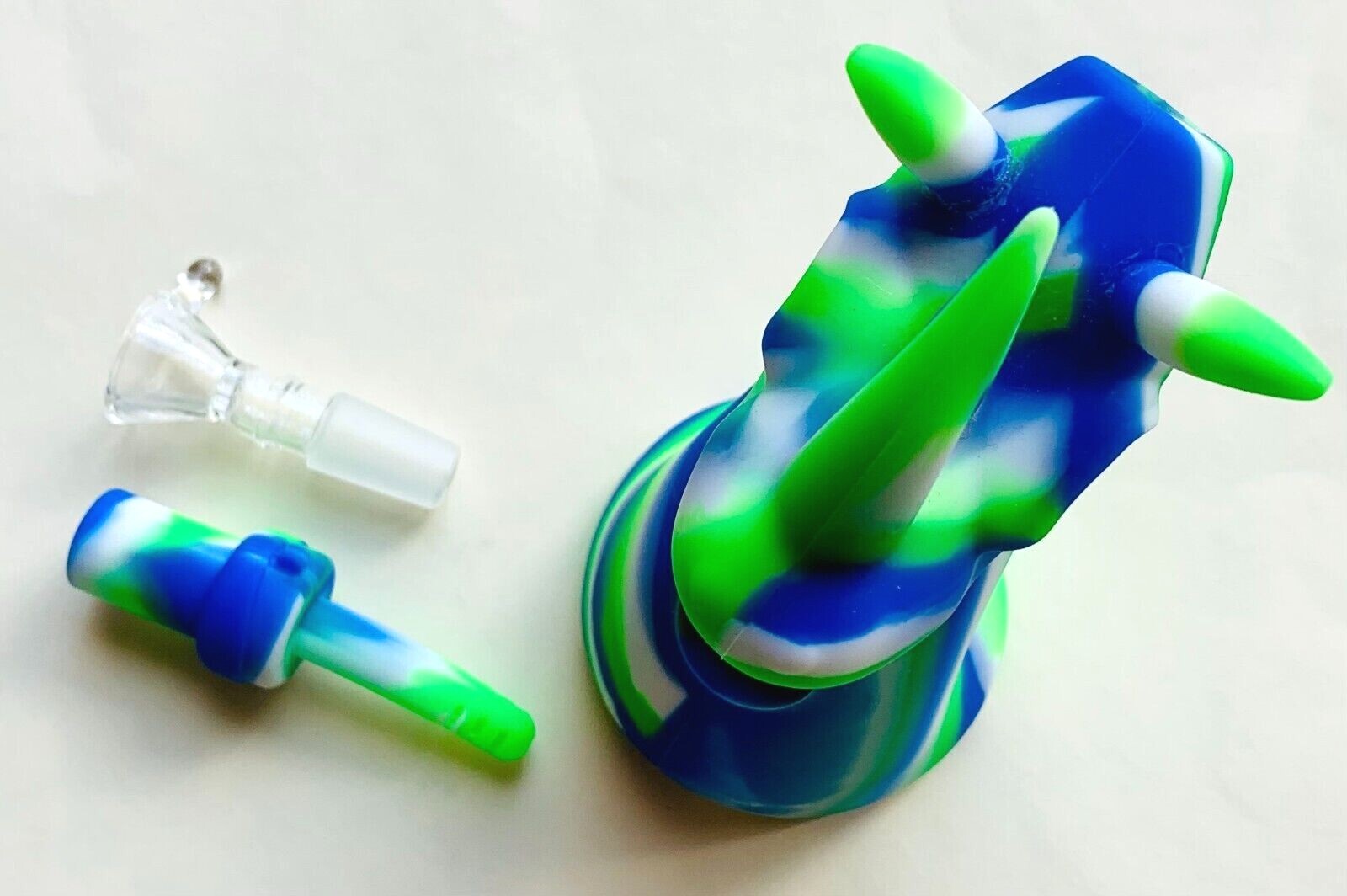6&Prime; Silicone Dragon Hookah Tobacco Smoking Water Pipe with 14mm Male Glass Bowl