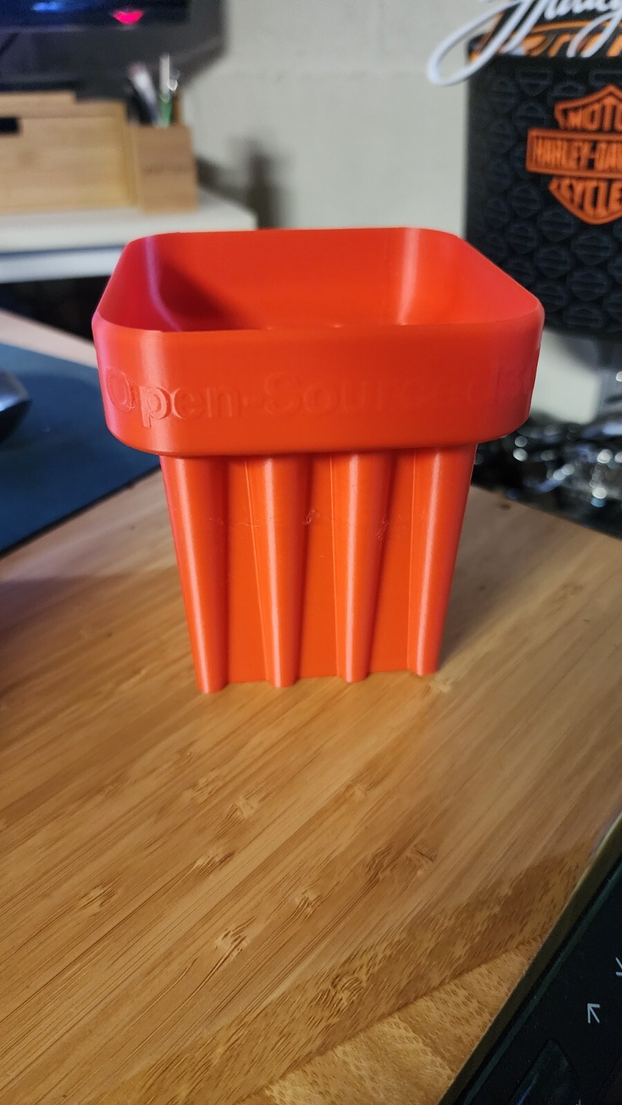 16 Place 1 1/4 pre roll machine Random solid color