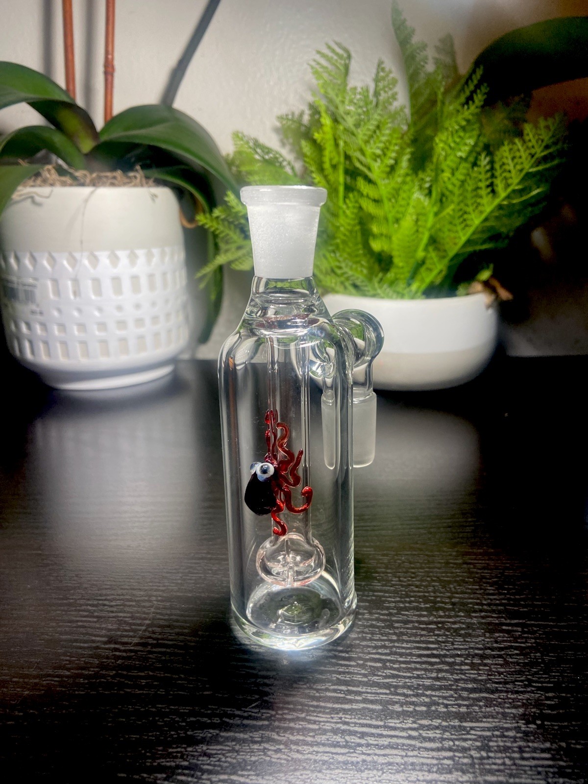 14mm Glass Ash Catcher 90 degree (red Octopus).