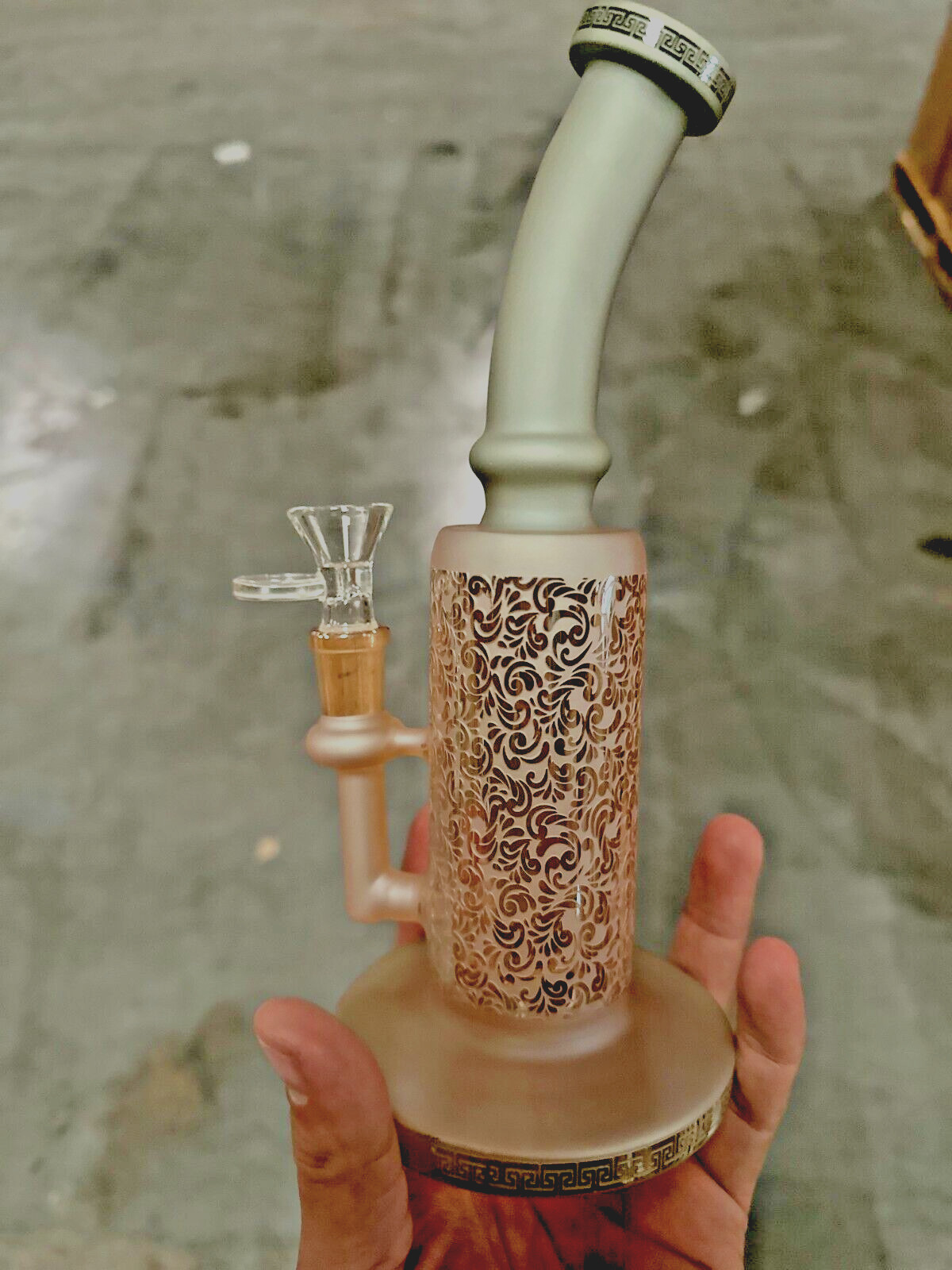 10&Prime; Carved craft Glass Bongs Smoking Glass Water Pipe with 14mm Round handle