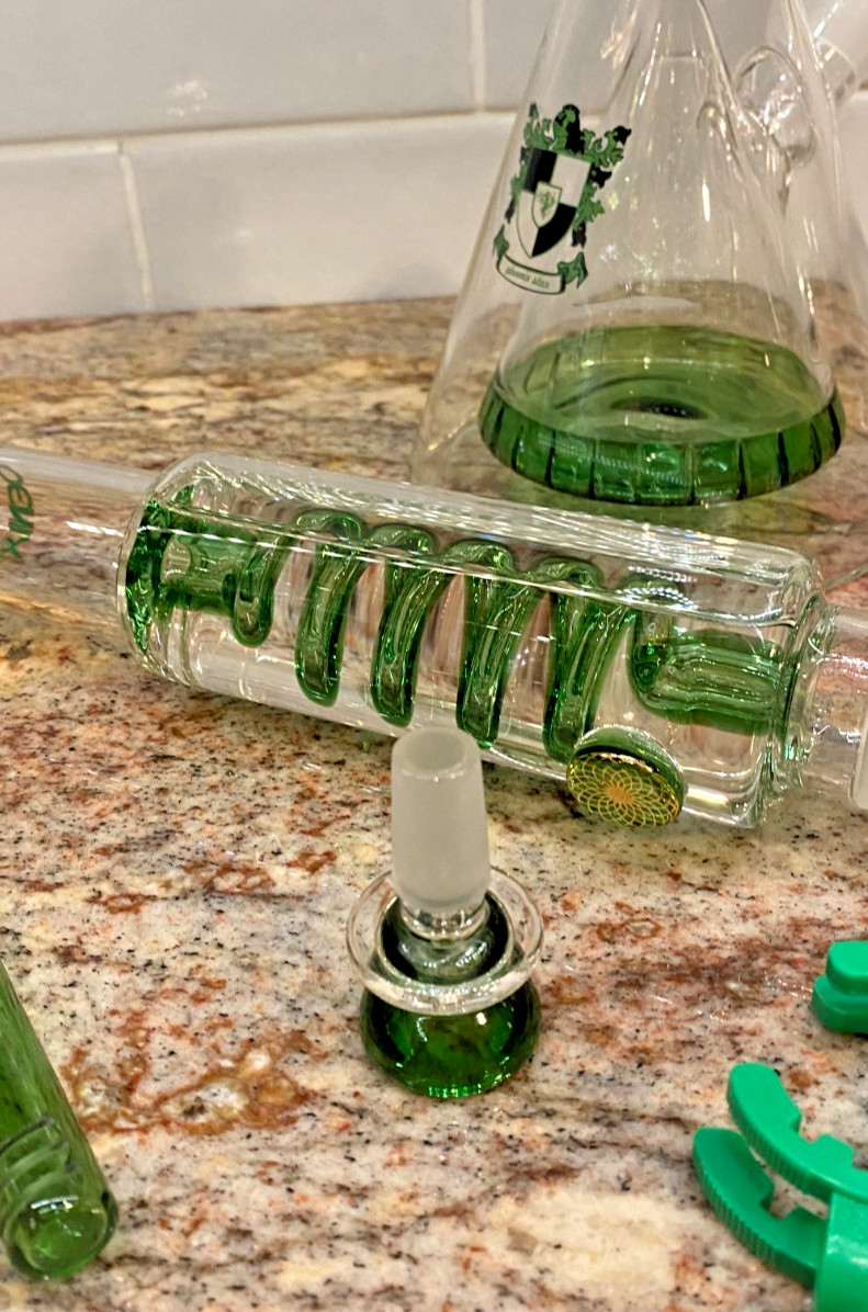 Nice 17.75&Prime;Phoenix Star 5mm Freezable Glycerin Coil Water Pipe Bong Bubbler