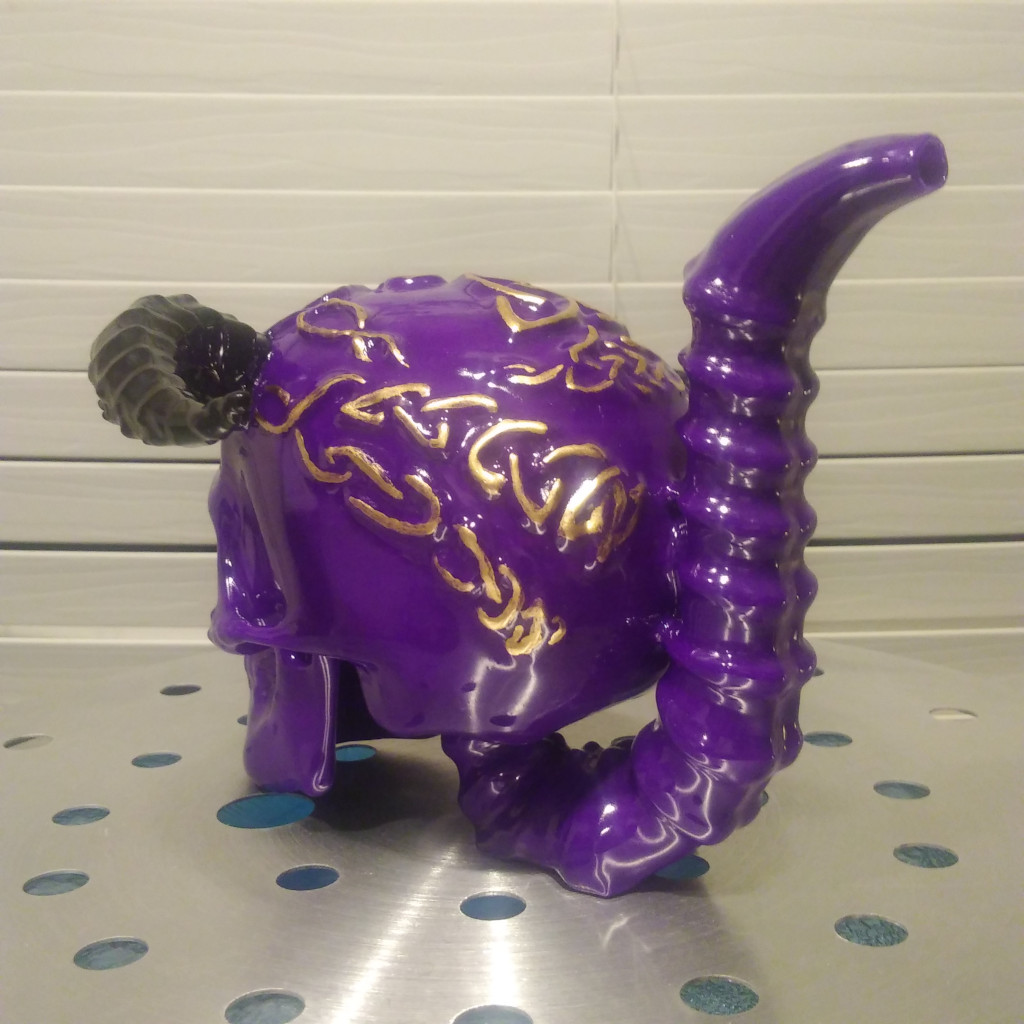 Celtic pattern Dragon Horned Skull Bong