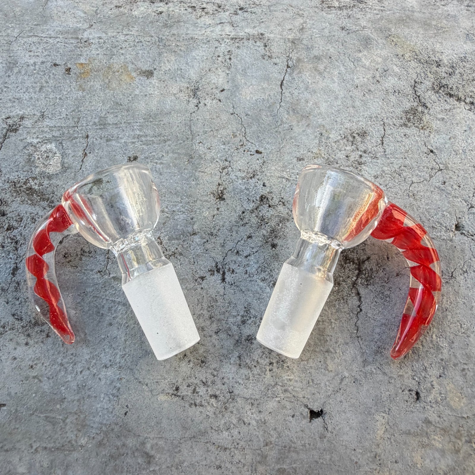 1 Pair of Premium 14mm Red Horn Bowl Holder Thick Glass Made Built-in Screen